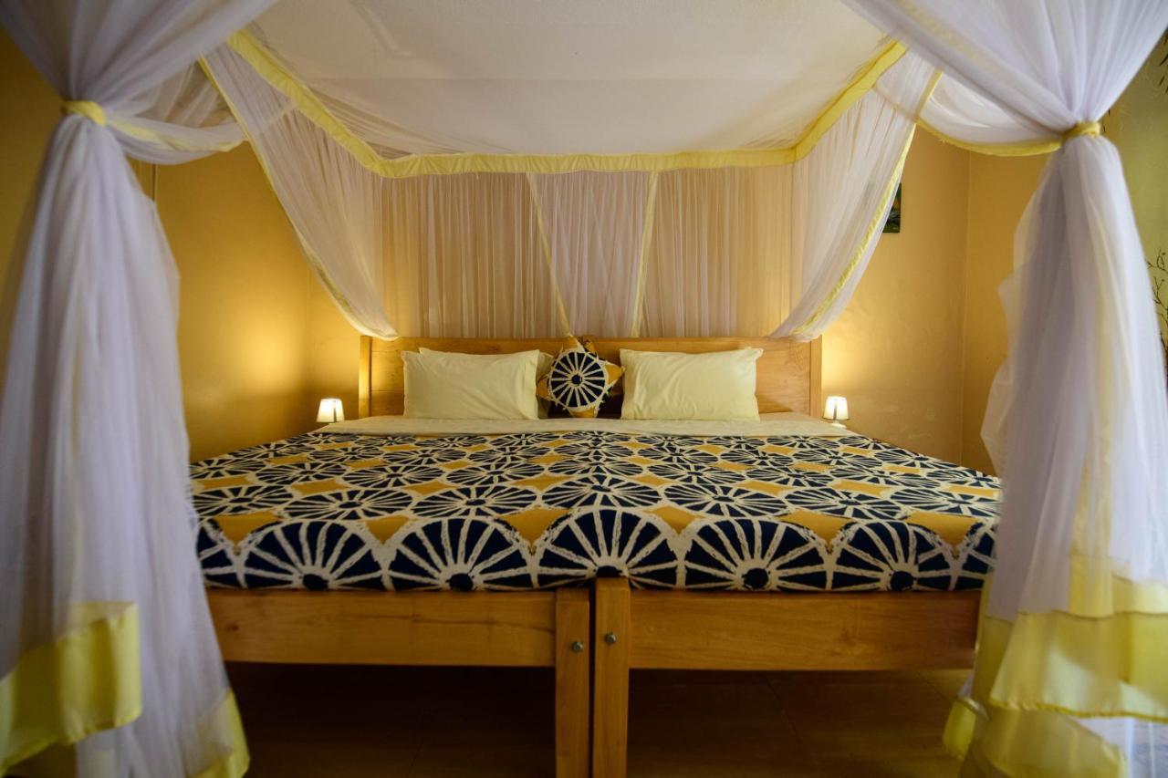 Cycad Entebbe Guest House Eksteriør bilde