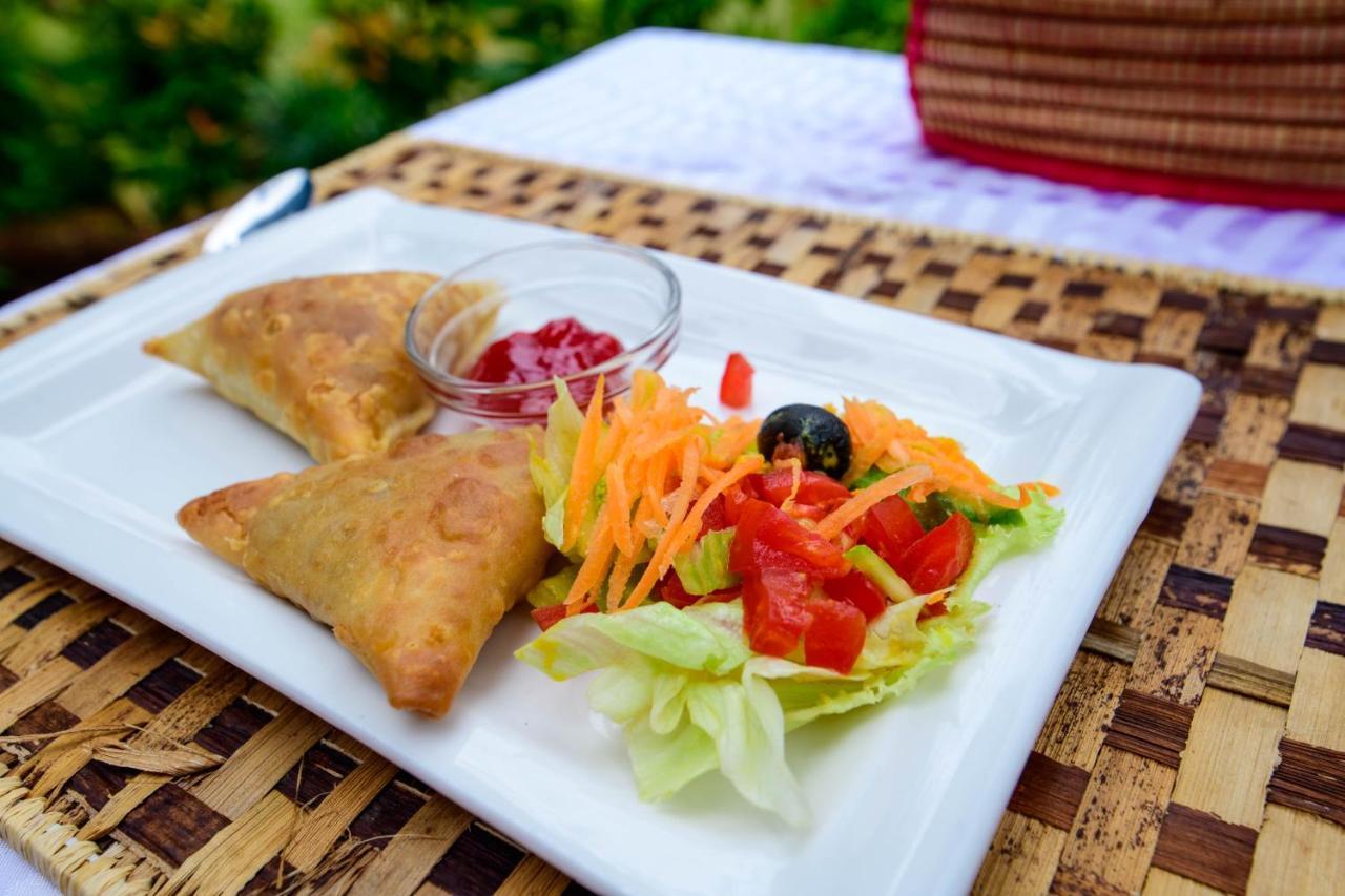 Cycad Entebbe Guest House Eksteriør bilde