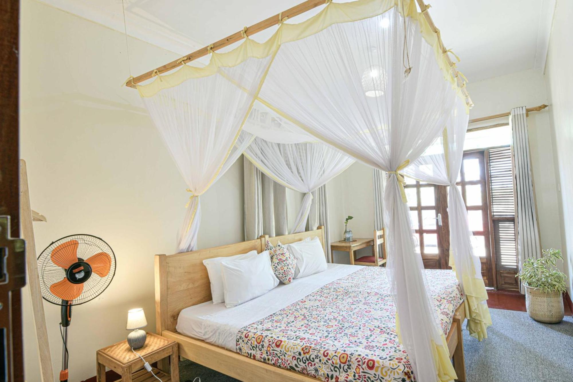 Cycad Entebbe Guest House Eksteriør bilde