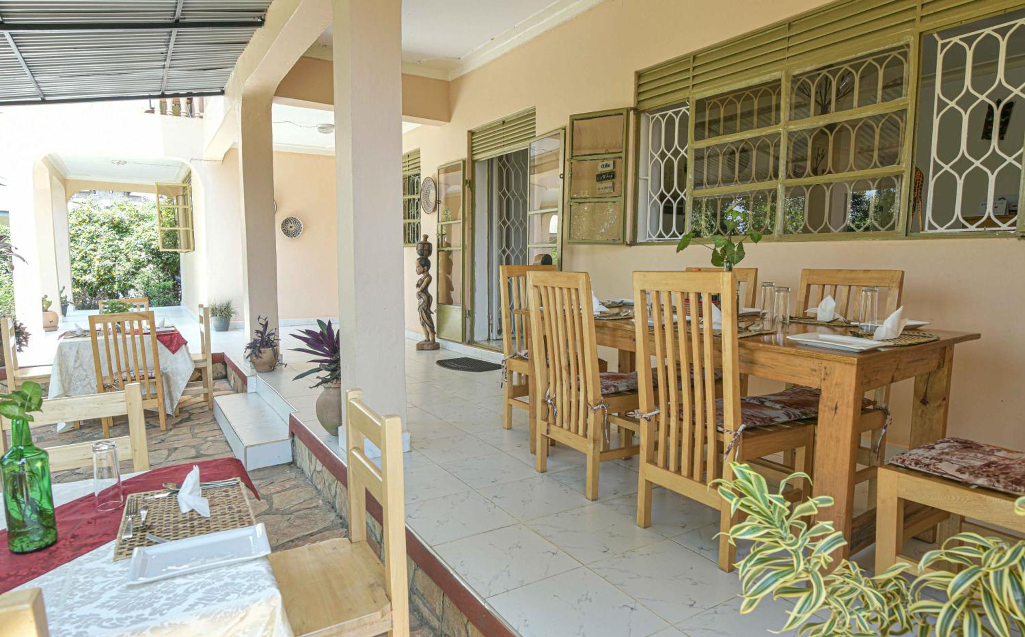 Cycad Entebbe Guest House Eksteriør bilde